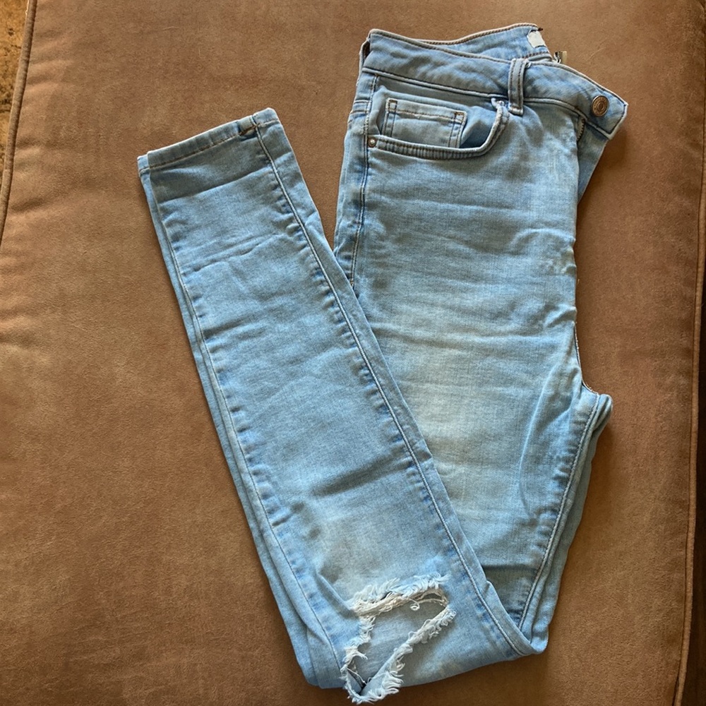 Light Wash Ripped Jeans - Picture 3 of 7